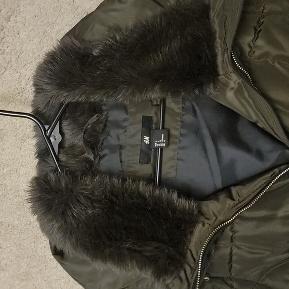 Vest - Picture 4 of 4